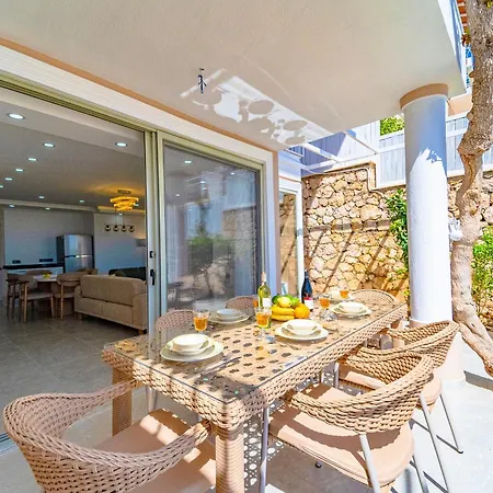 Stunning Modern Duplex Apartment In Central Kalkan Holiday home