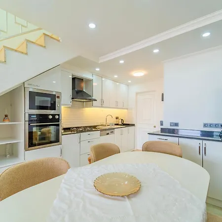 Stunning Modern Duplex Apartment In Central Kalkan Holiday home Kas