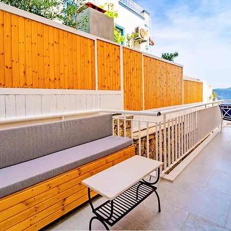Stunning Modern Duplex Apartment In Central Kalkan