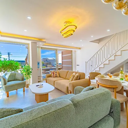 Stunning Modern Duplex Apartment In Central Kalkan Kas