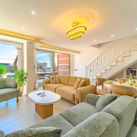 Stunning Modern Duplex Apartment In Central Kalkan *